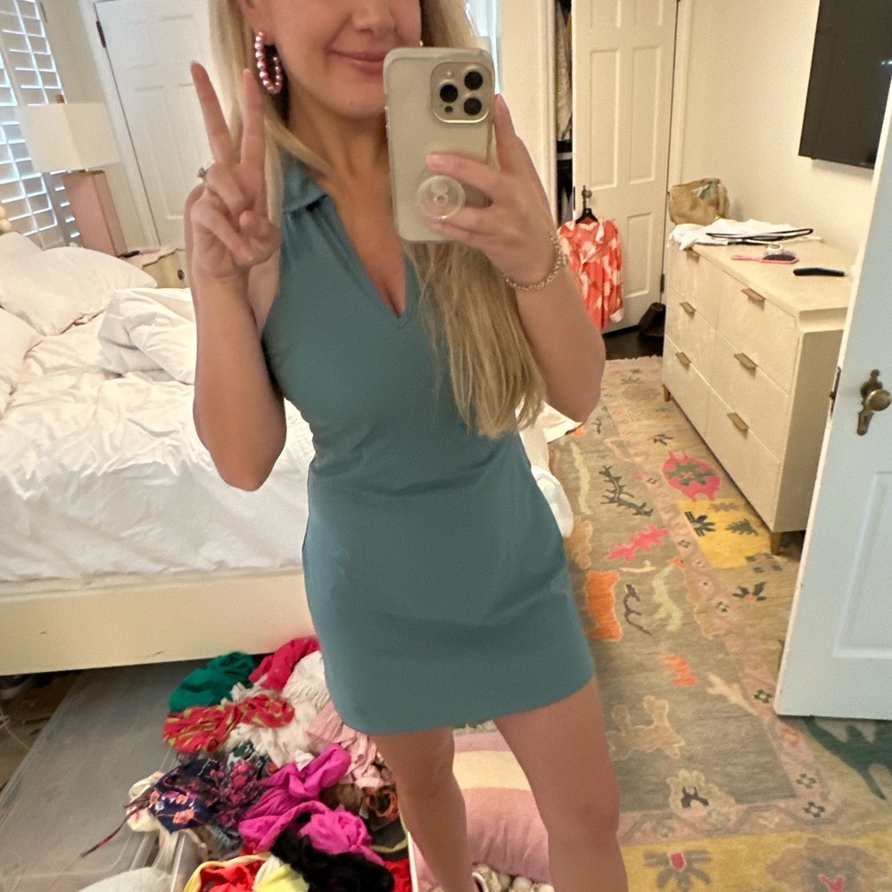 Abercrombie athletic dress with shelf bra